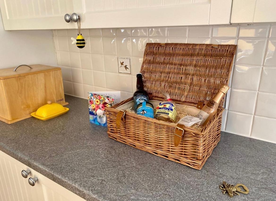 Honey Cottage Tenby Esterno foto